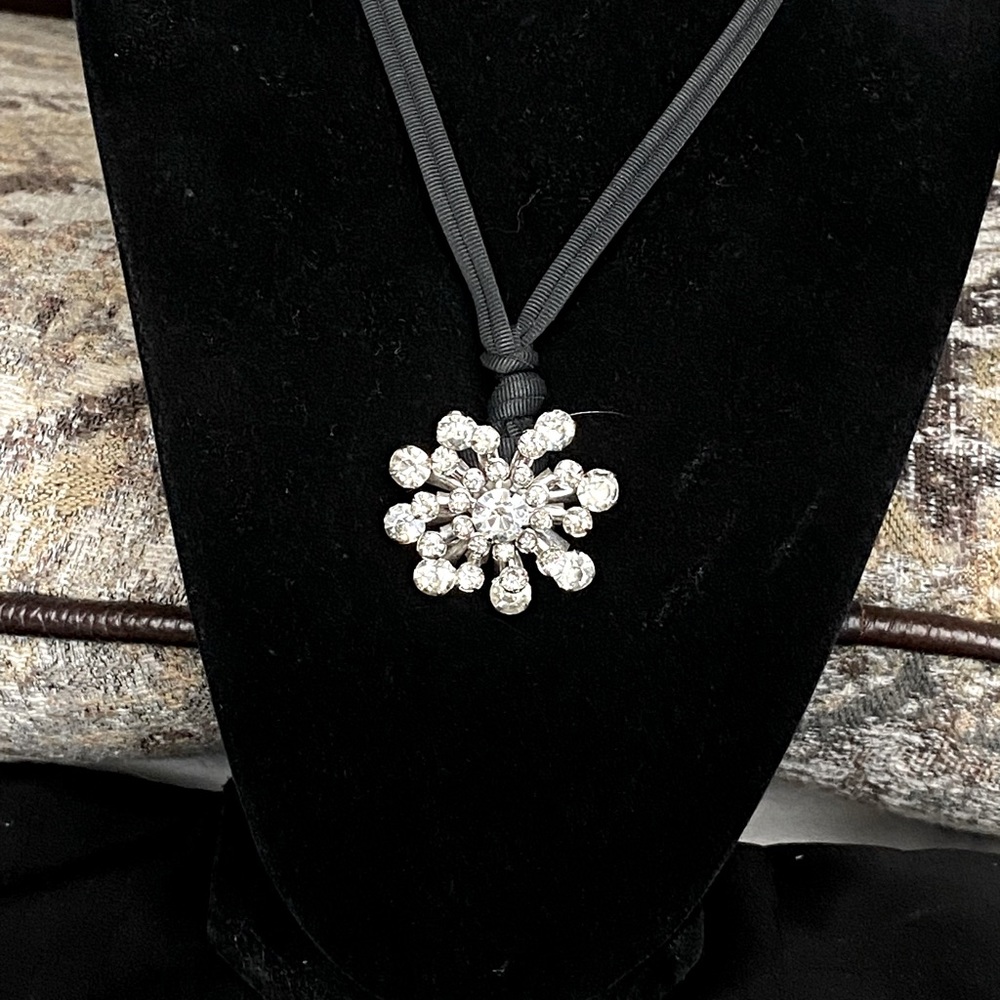 Vintage Crystal Starburst Necklace